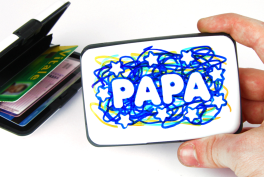 Activité Manuelle Porte-Cartes PAPA - Activités manuelles fête des pères - 10doigts.fr - 2