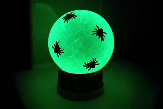 boule de cristal phosphorescente halloween DIY - Activités manuelles Halloween - 10doigts.fr - 2