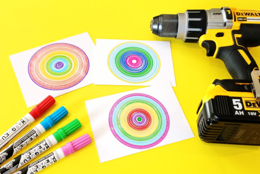 dessiner des cercles colorés enfants visseuse perceuse - Activités manuelles tableaux - 10doigts.fr