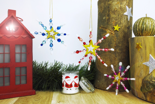 Flocons de neige en perles activité enfants noël - Activités manuelles Hiver - 10doigts.fr