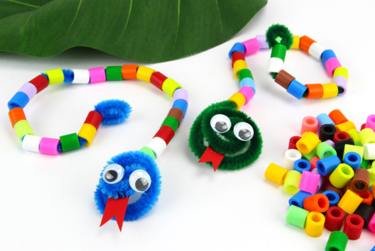 serpents en perles activités enfants - Activités manuelles animaux - 10doigts.fr