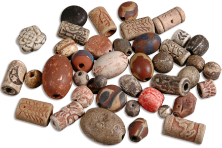 Set d'environ 40 perles artisanales en céramique Troja - Pierres Naturelles – 10doigts.fr