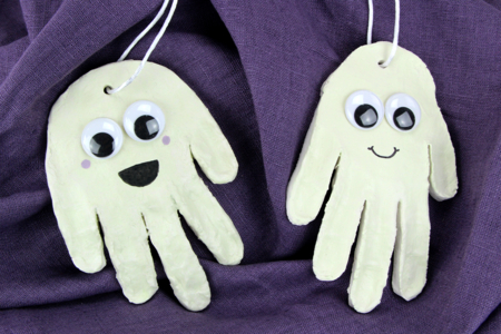fantôme halloween empreinte de main enfant - Activités manuelles Halloween – 10doigts.fr