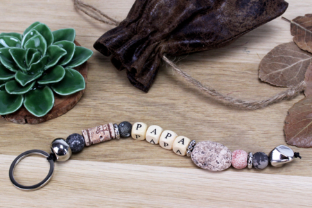 Perles alphabet en bois - 100 perles - Bijoux messages – 10doigts.fr