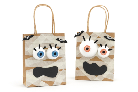 sac à bonbons momie DIY halloween enfants - Activités manuelles Halloween – 10doigts.fr