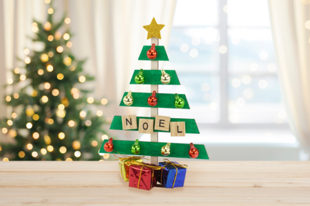 Sapin à lattes à monter, en bois, à poser - Objets en bois Noël – 10doigts.fr