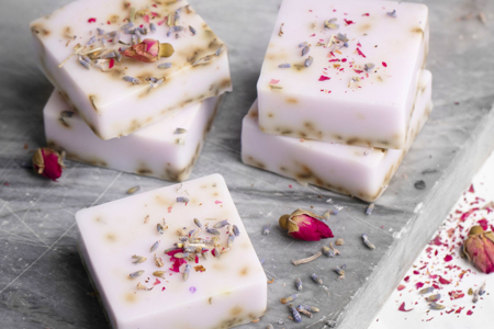savons carrés à la rose - Base de savon – 10doigts.fr