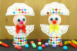 Arlequin avec des napperons en papier - Accessoires en papier - 10doigts.fr