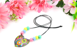Collier cœur en plastique magique - Cordon queue de rat - 10doigts.fr - 2