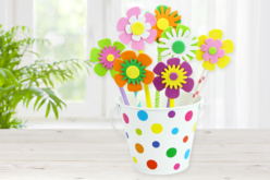 Pot de fleurs plein de couleurs - Gommettes formes assorties - 10doigts.fr - 2