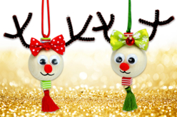 Suspension renne de Noël avec une grosse perle en bois - Cordon queue de rat - 10doigts.fr - 2