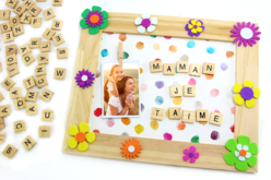 Tableau Scrabble fête des mères/grands-mères - Décorations à coller - 10doigts.fr