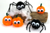 Araignées et citrouilles en pompons - Fils à tricoter – 10doigts.fr