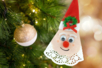 Père Noël avec un napperon en dentelle de papier - Petites décorations de Noël – 10doigts.fr