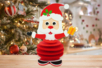 Pères Noël en feutrine - 6 père-noël - Kits créatifs de Noël – 10doigts.fr