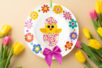 Petit poussin avec assiette et gommettes - Décorations de table – 10doigts.fr