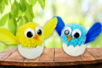 Poussin pompon dans sa coquille - Plumes décoratives – 10doigts.fr