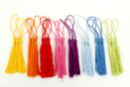 Long pompons colorés (3 x 8 couleurs) - 24 pompons - Pompons - 10doigts.fr