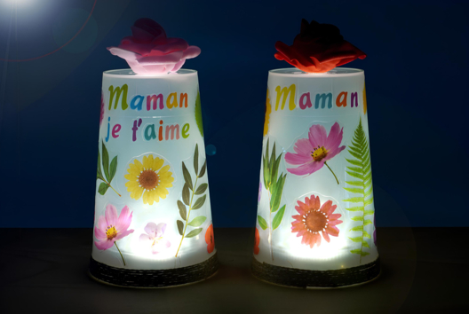 lampe fleurs fête des mères cadeau - Activités manuelles fête des mères - 10doigts.fr - 2