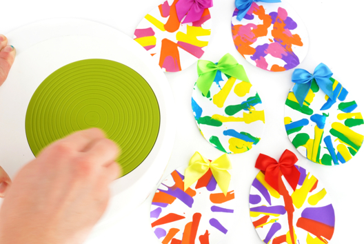 peinture Essoreuse Salade Paques oeufs - Activités manuelles Pâques - 10doigts.fr - 2