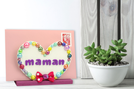porte courrier coeur cadeau fête des mères - Activités manuelles fête des mères - 10doigts.fr