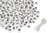Perles alphabet noir et blanc - Bijoux messages – 10doigts.fr