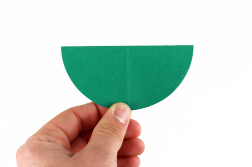 Petits sapins en papier