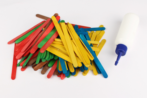 Pot à crayons en bâtonnets