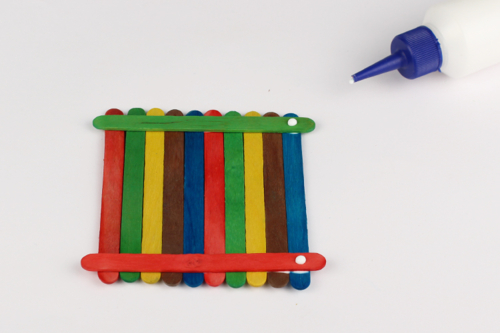 Pot à crayons en bâtonnets