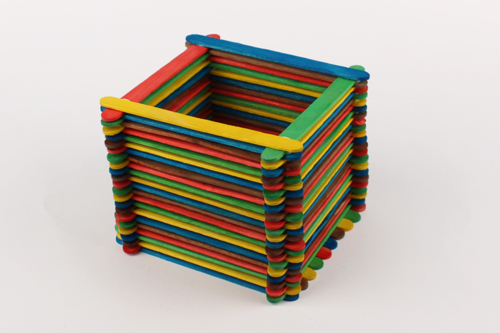 Pot à crayons en bâtonnets